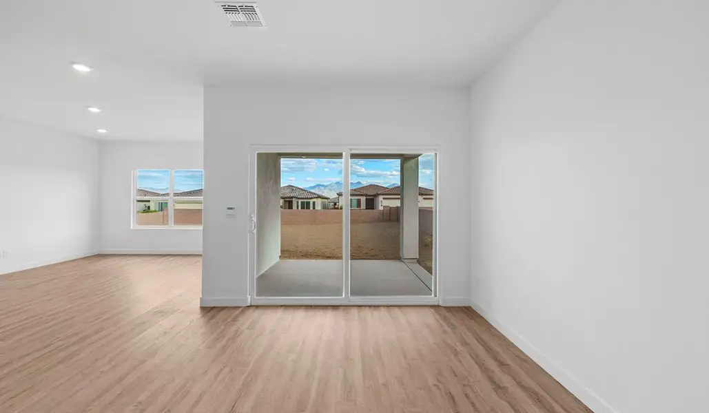 Spacious, unfurnished interior of a new home in Solterra, Green Valley (Image 12).