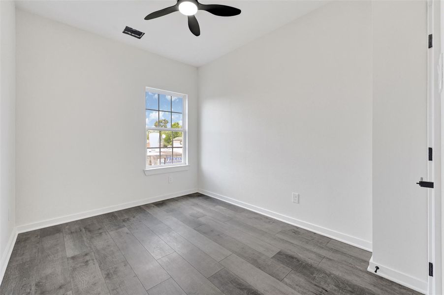 Spacious, unfurnished interior of a new home in , Houston (Image 12).