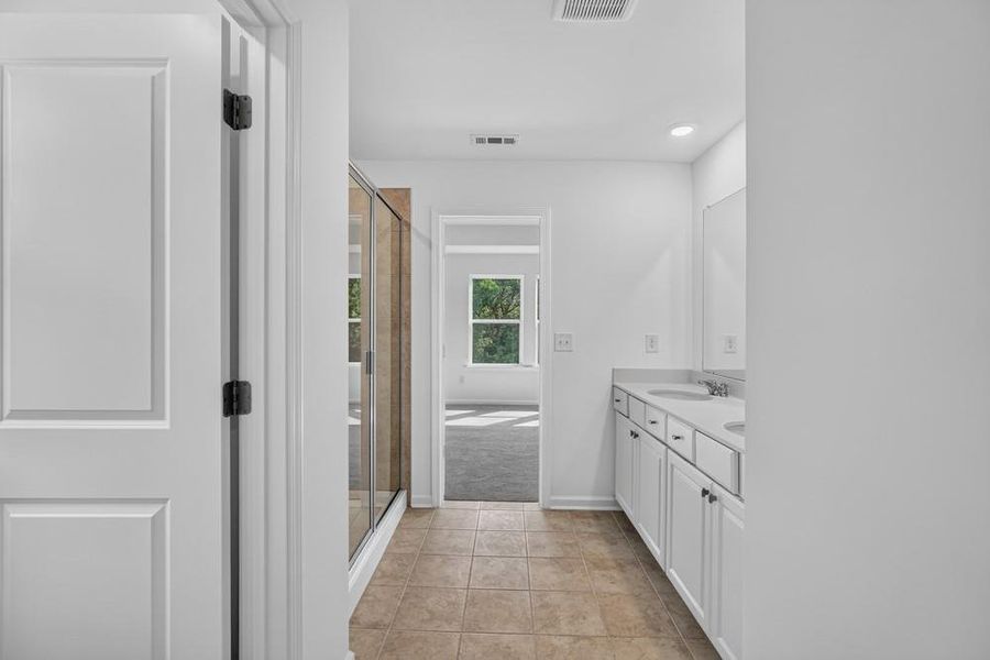 Furnished interior view inside a new home in Rosewood Farm, Lawrenceville (Image 15).
