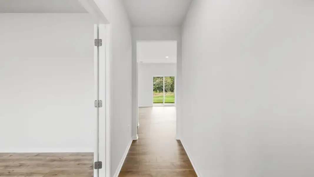 Spacious, unfurnished interior of a new home in Spring Ridge, Anderson (Image 17).