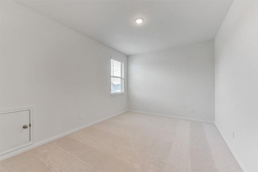 Spacious, unfurnished interior of a new home in Anderson Lakes, Houston (Image 25).