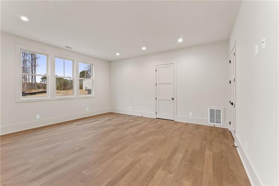 Spacious, unfurnished interior of a new home in , Chattahoochee Hills (Image 15).