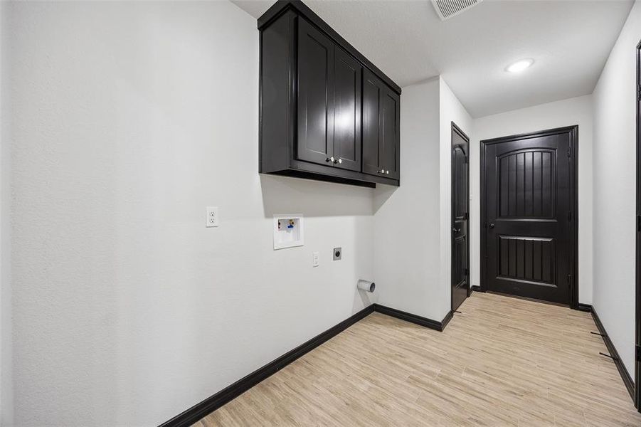 Spacious, unfurnished interior of a new home in , Springtown (Image 27).