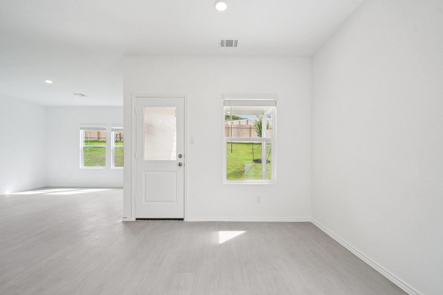 Spacious, unfurnished interior of a new home in Clayton Ranch, Copperas Cove (Image 19).