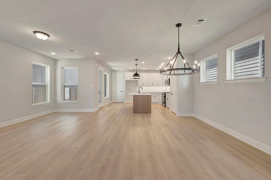 Spacious, unfurnished interior of a new home in Painted Tree Woodland West – Cottages, McKinney (Image 21).