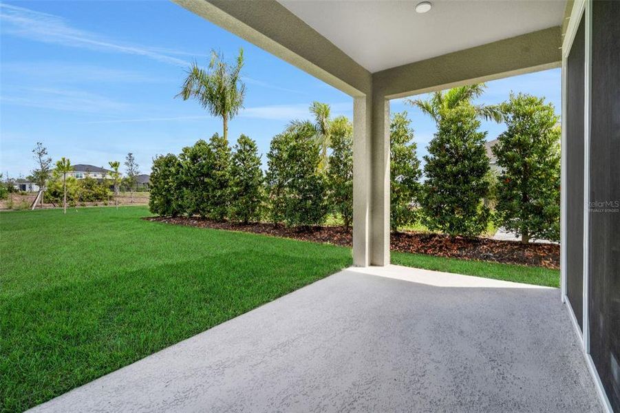 Exterior details and patio area of a home in Turnleaf, Punta Gorda (Image 22).