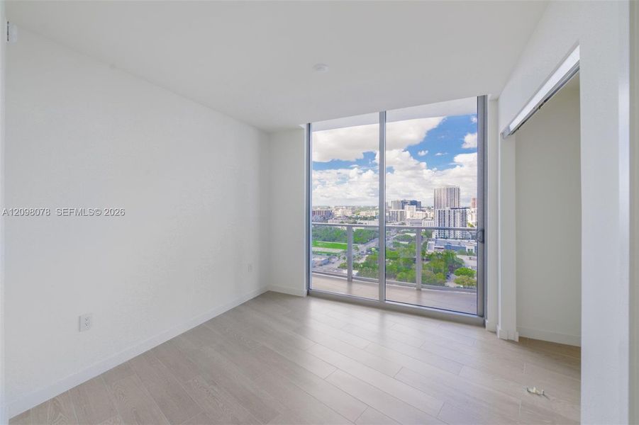 Spacious, unfurnished interior of a new home in , Miami (Image 12).