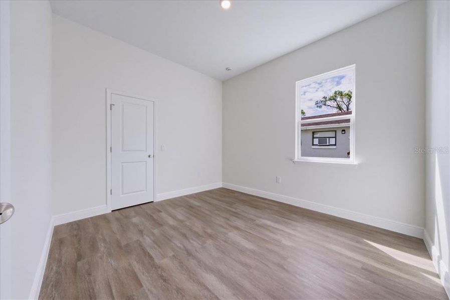 Spacious, unfurnished interior of a new home in , Orlando (Image 29).