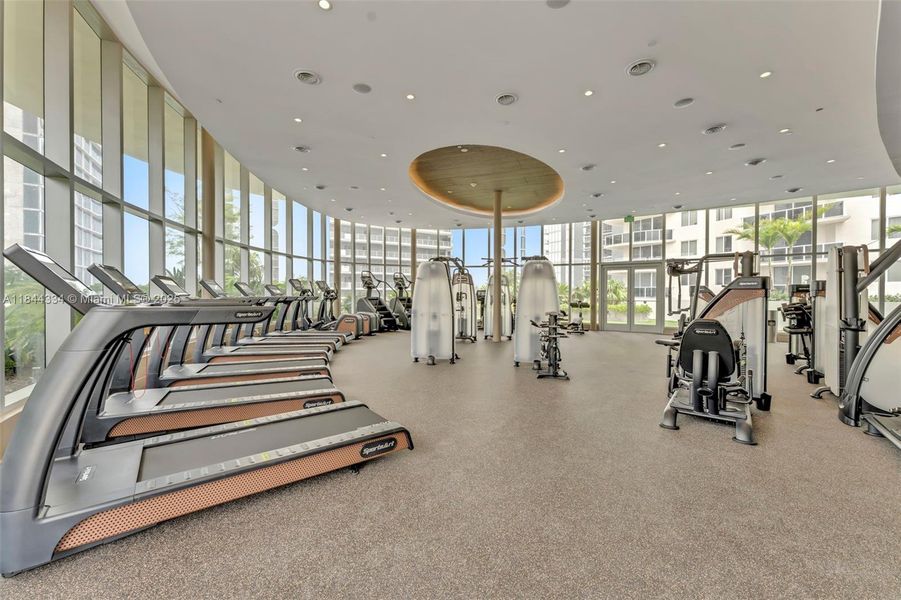 Community amenities in , Miami (Image 37).