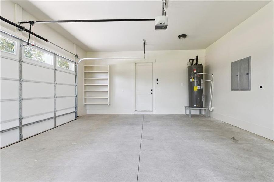 Spacious, unfurnished interior of a new home in , Jefferson (Image 68).