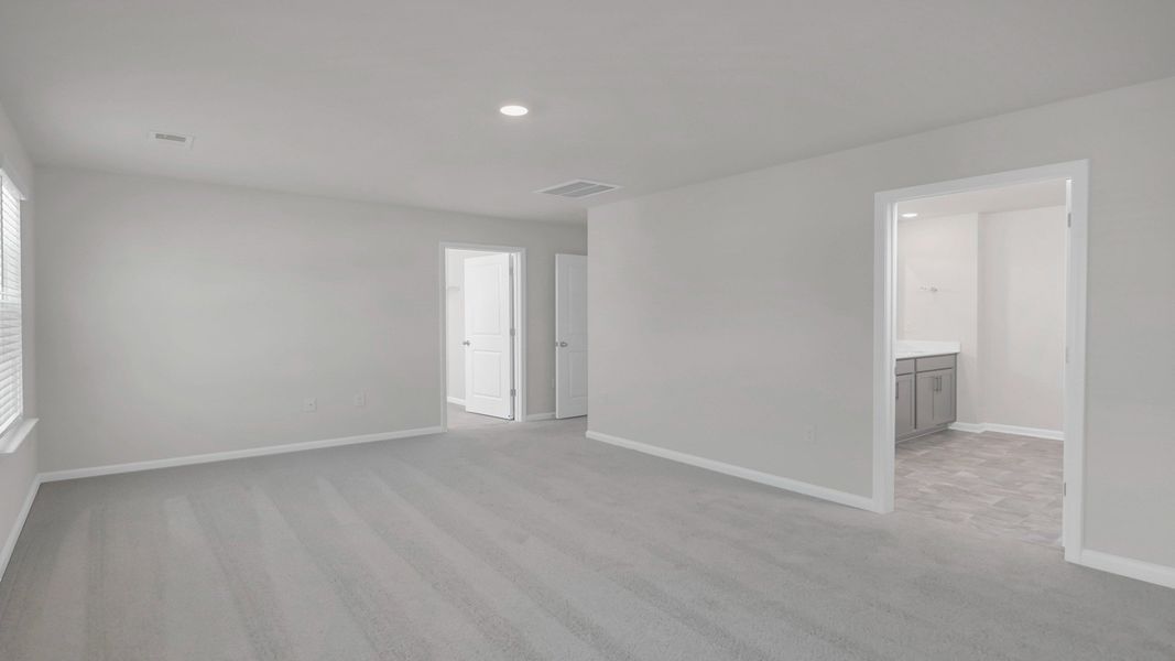 Spacious, unfurnished interior of a new home in Grand Oaks, Columbia (Image 28).
