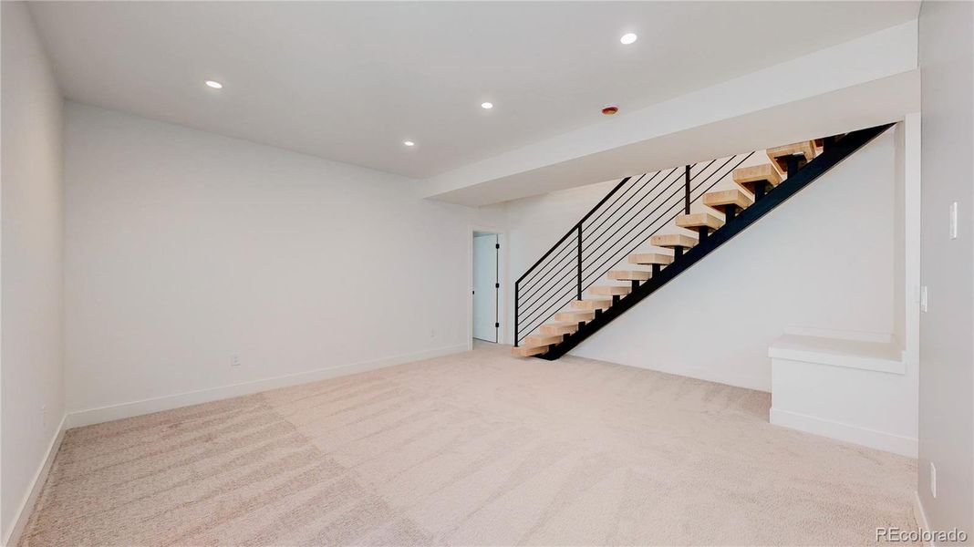 Spacious, unfurnished interior of a new home in , Denver (Image 22).