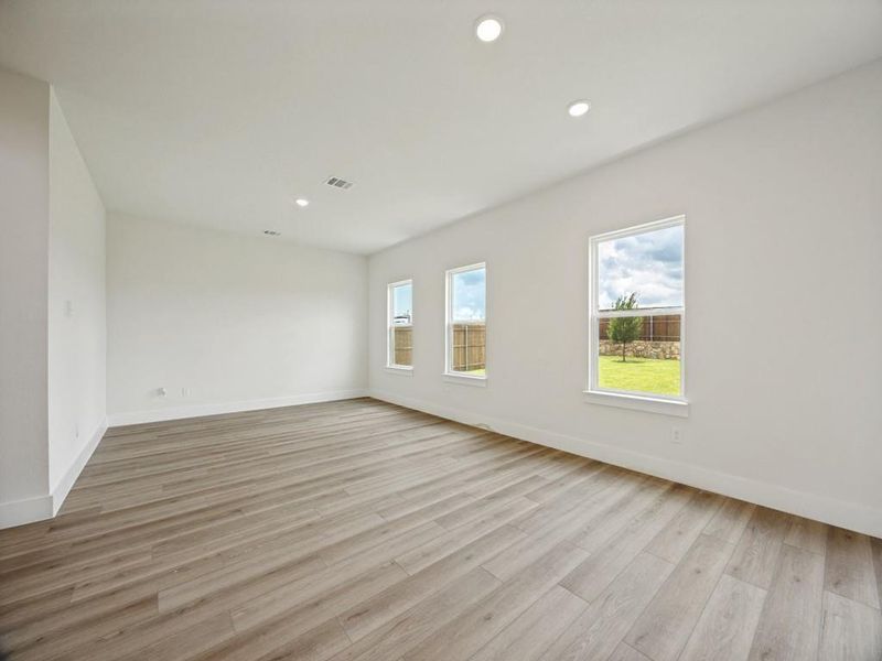 Spacious, unfurnished interior of a new home in Pebblebrook, Sherman (Image 20).