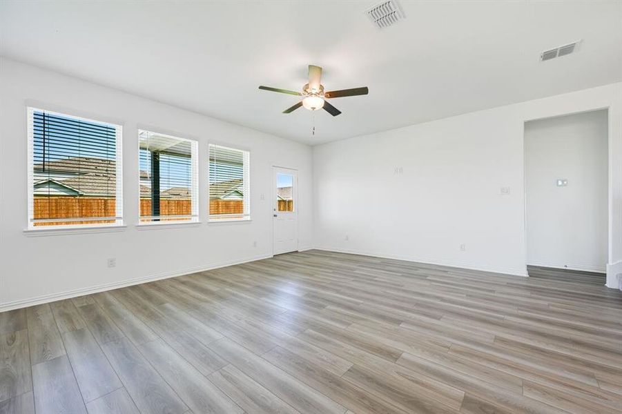 Spacious, unfurnished interior of a new home in River Ridge, Crandall (Image 13). Spacious, unfurnished interior of a new home in River Ridge, Crandall (Image 13).