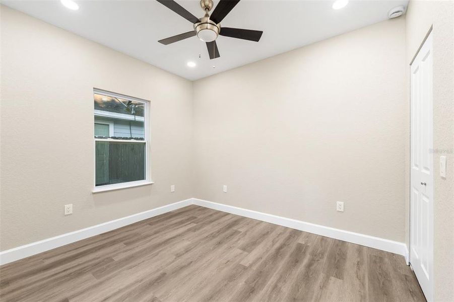 Spacious, unfurnished interior of a new home in , Gainesville (Image 12).