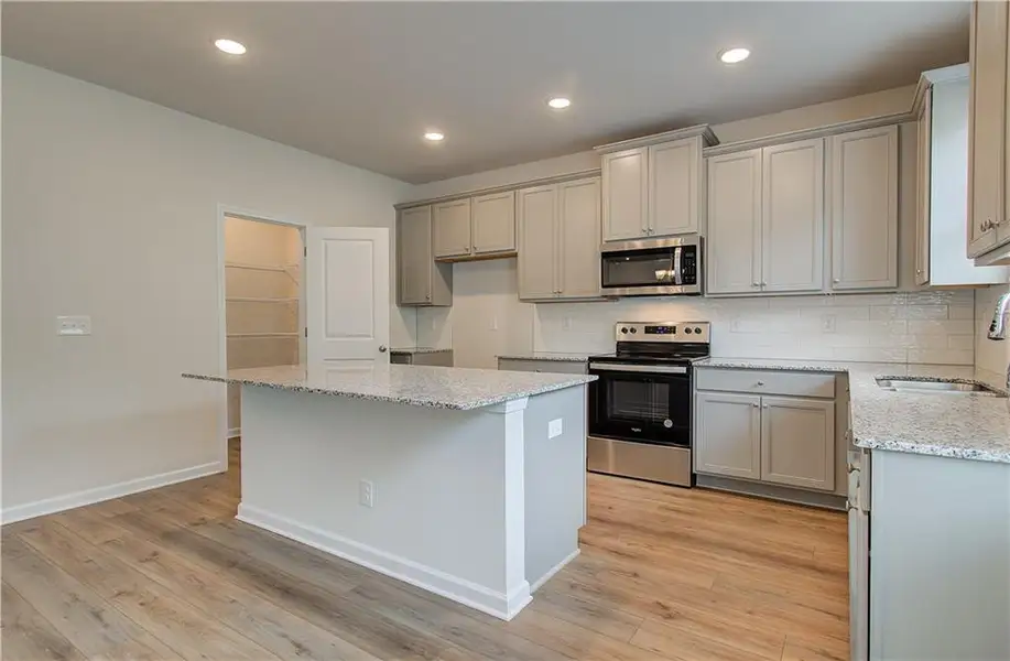 Furnished interior view inside a new home in Alcovy Village, Lawrenceville (Image 13).