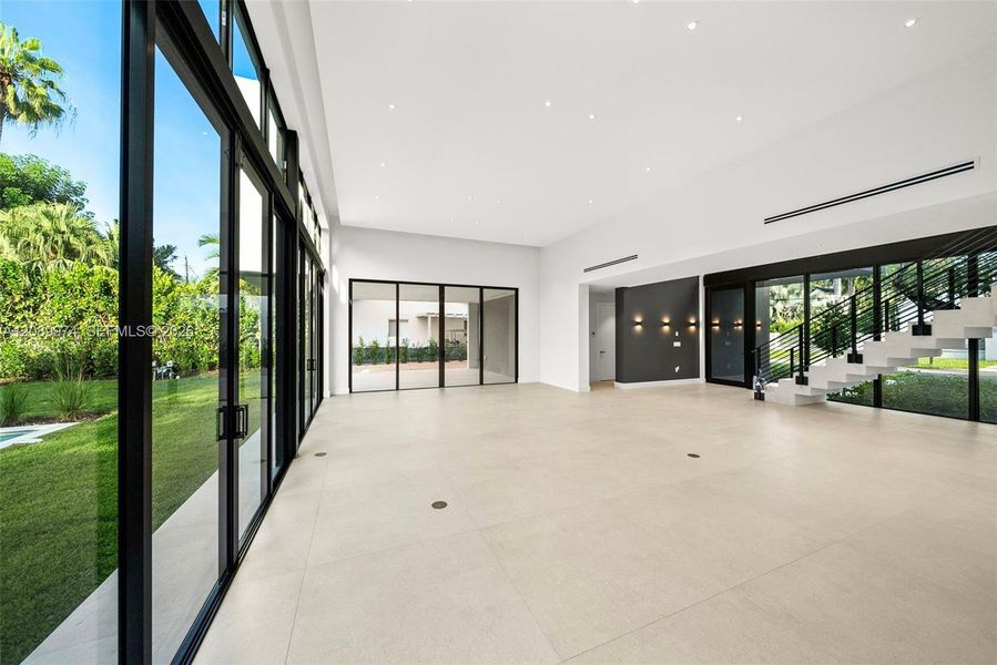 Exterior details and patio area of a home in , South Miami (Image 32).