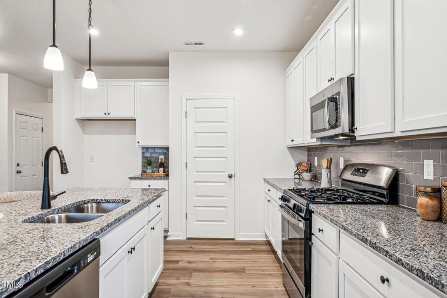 6- Maxwell HHHunt Homes Kitchen