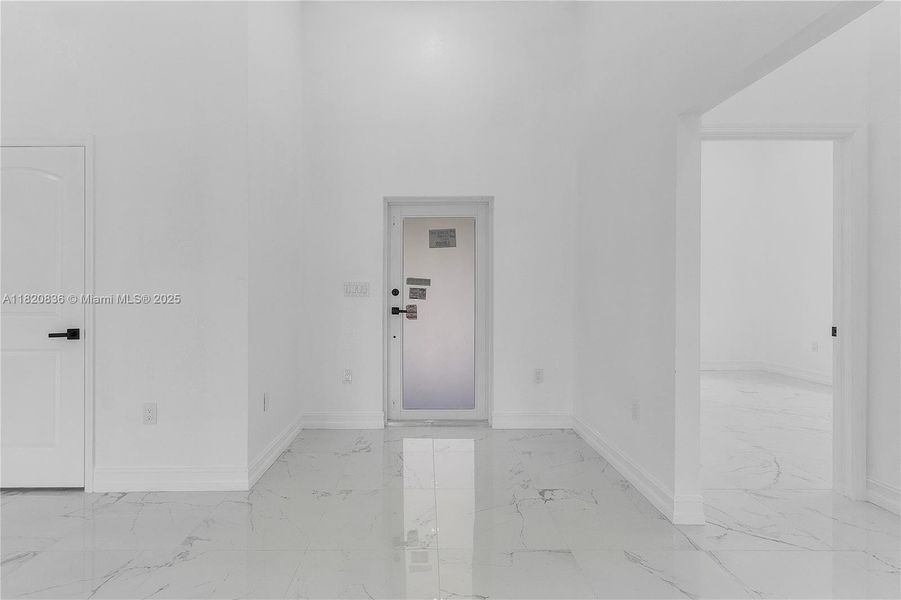 Spacious, unfurnished interior of a new home in , Lehigh Acres (Image 20).