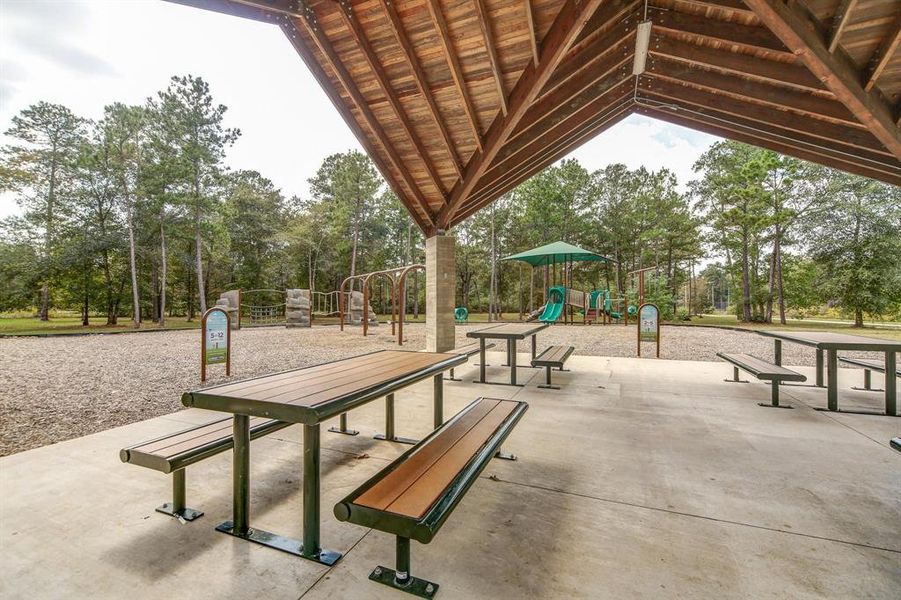 Five local parks feature pavilions, sports courts and fields, picnic and swimming facilities, and miles of walking and biking trails. Barton Creek Ranch is the perfect home base for fishing, birding, golfing and camping enthusiasts of all ages!