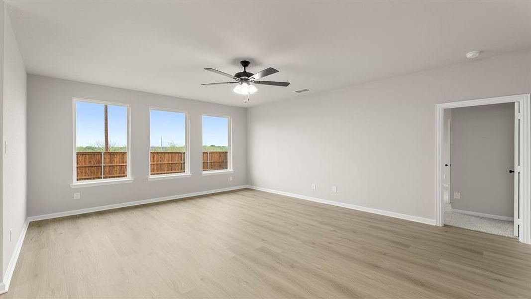 Spacious, unfurnished interior of a new home in Waterscape, Royse City (Image 24).