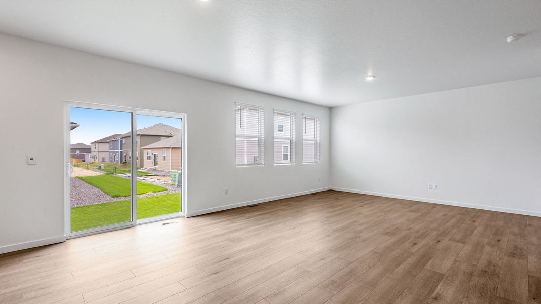 Spacious, unfurnished interior of a new home in Silver Peaks, Lochbuie (Image 12).