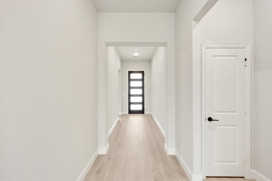 Spacious, unfurnished interior of a new home in Addison Hills, Cedar Hill (Image 20).
