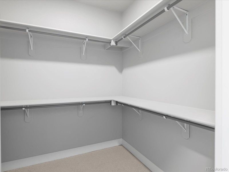 Primary features 2 walk in closets