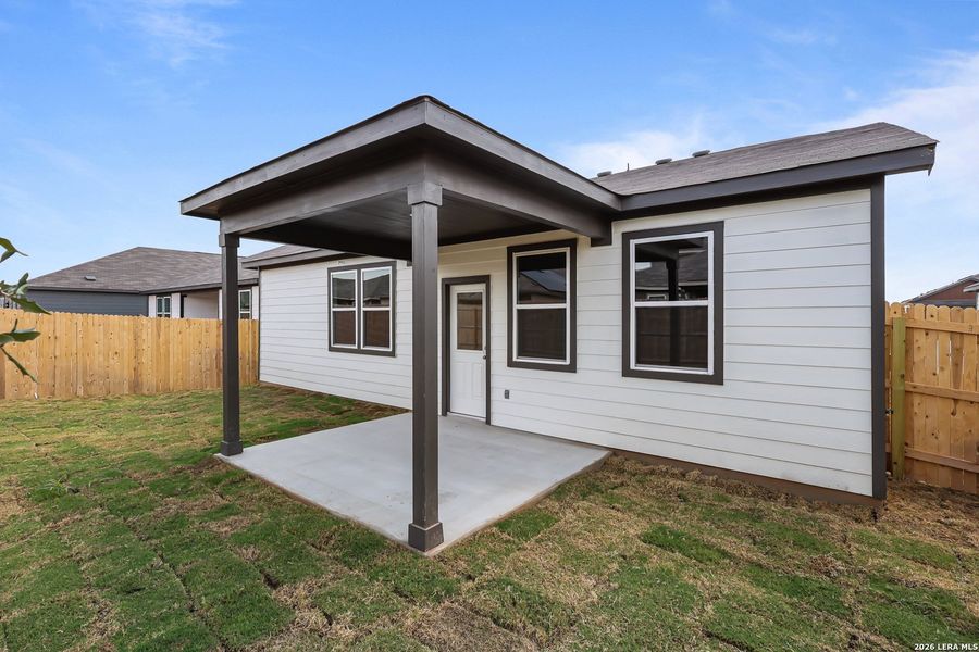 Exterior details and patio area of a home in Hiddenbrooke, Seguin (Image 22).