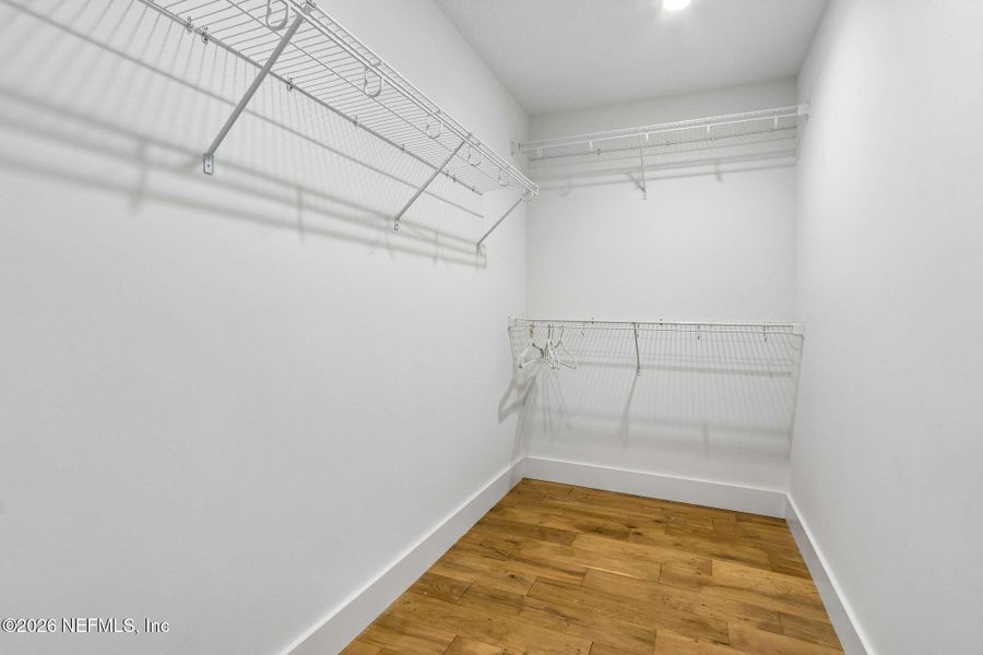 Spacious, unfurnished interior of a new home in , Jacksonville (Image 20).