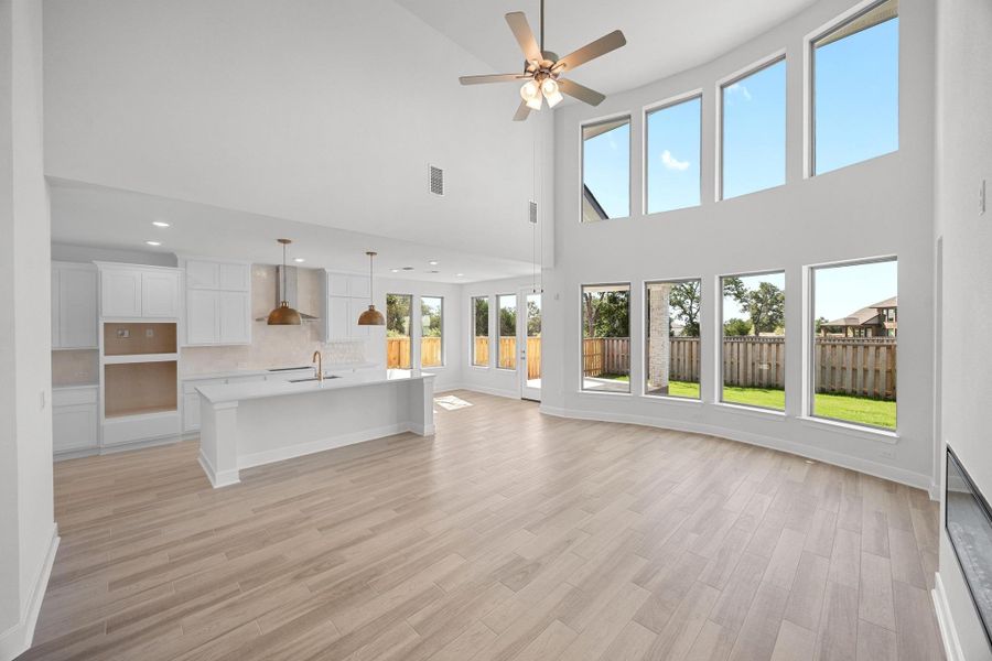 Spacious, unfurnished interior of a new home in Parmer Ranch, Georgetown (Image 12).