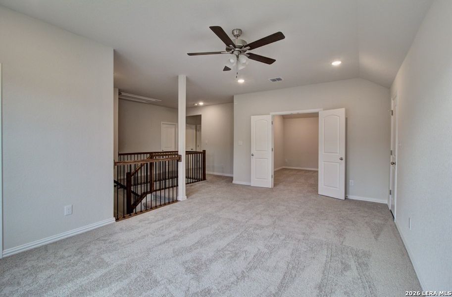 Spacious, unfurnished interior of a new home in Stream Waters, Seguin (Image 29).
