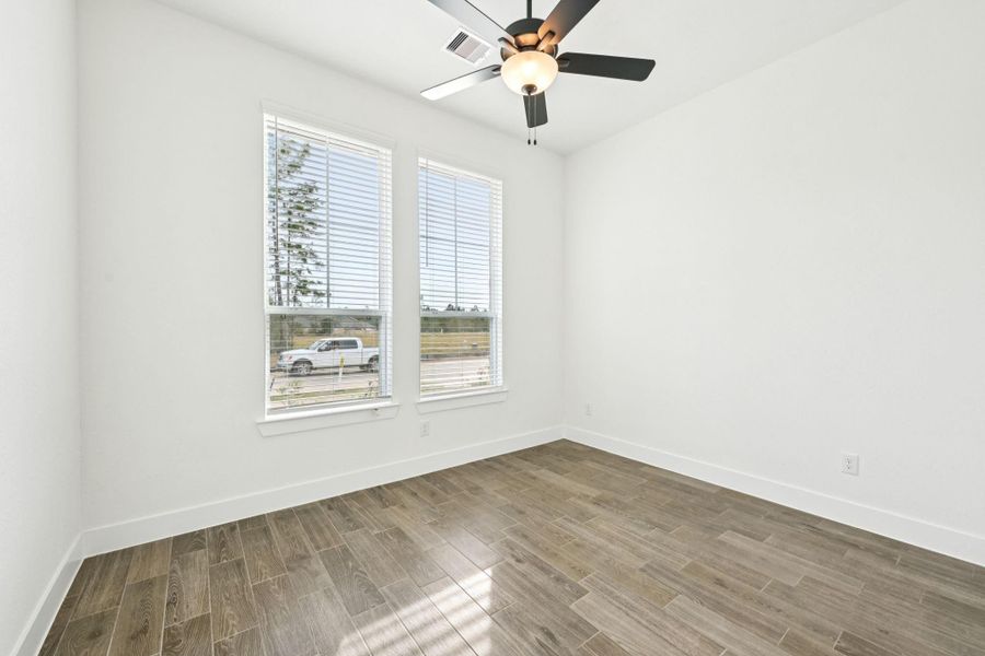 Spacious, unfurnished interior of a new home in Kresston, Montgomery (Image 23).