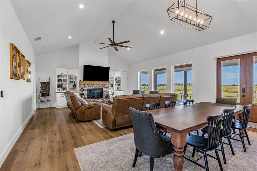 Furnished interior view inside a new home in , Arcadia (Image 34).