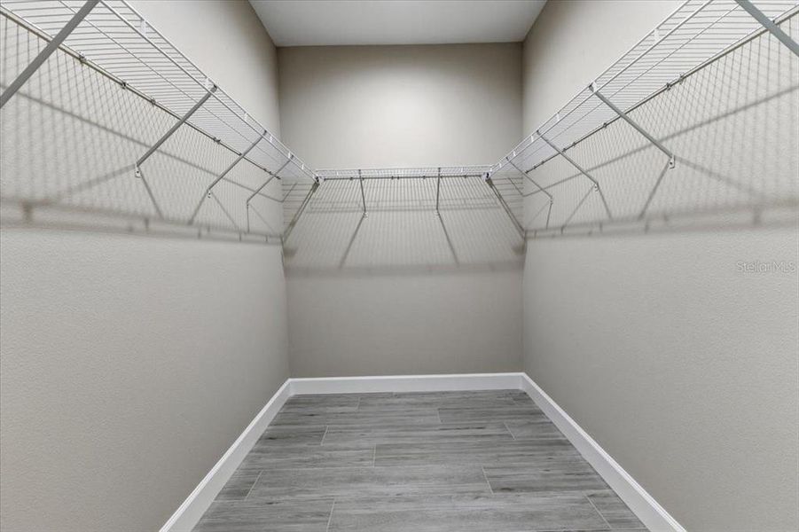 Spacious, unfurnished interior of a new home in , Englewood (Image 20).