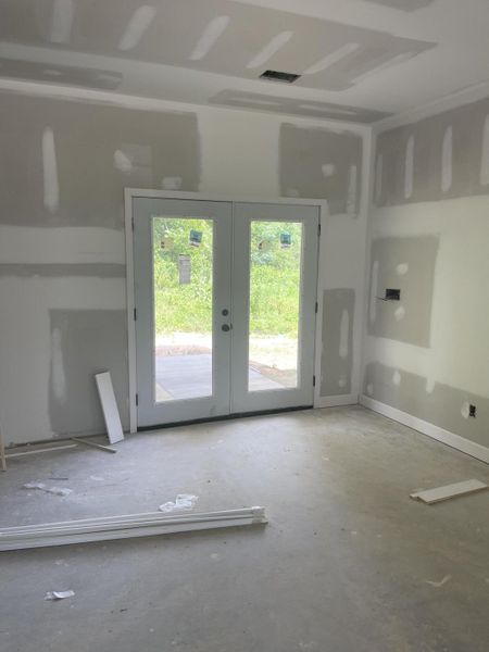 Spacious, unfurnished interior of a new home in , Orangeburg (Image 6).