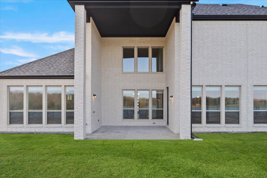 Representative exterior details of a home built from the Davenport by Windsor Homes in Winding Creek, Rockwall (Image 3).