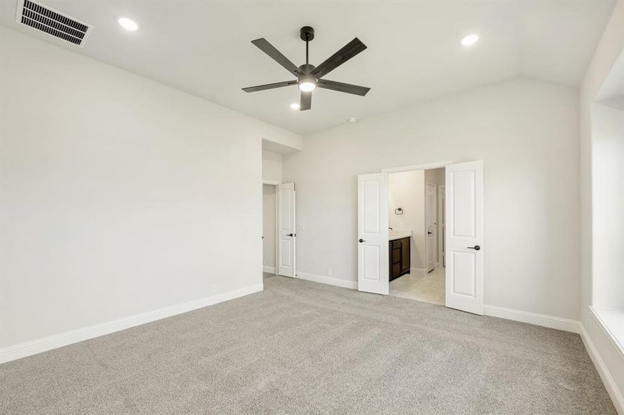 Spacious, unfurnished interior of a new home in Homestead at Daniel Farms Phase 2, DeSoto (Image 29). Spacious, unfurnished interior of a new home in Homestead at Daniel Farms Phase 2, DeSoto (Image 29).