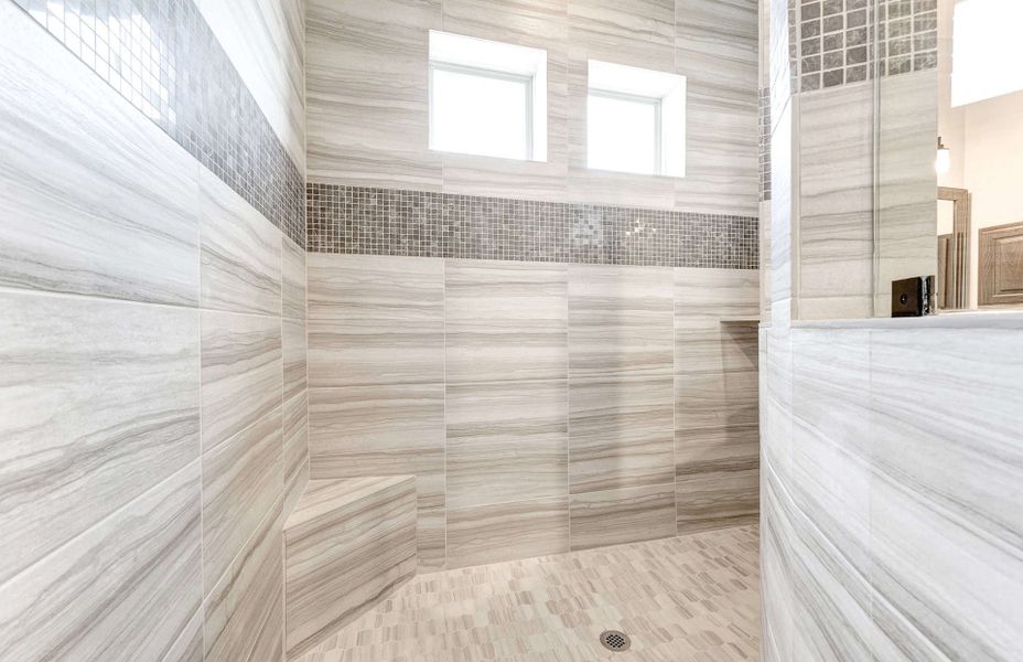 Representative interior finishes for a home built from the 4590 by Ravenna Homes in Artavia 70′, Conroe (Image 14).