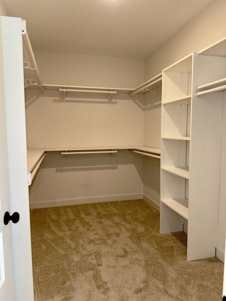 Spacious, unfurnished interior of a new home in White Oak, Arlington (Image 18).