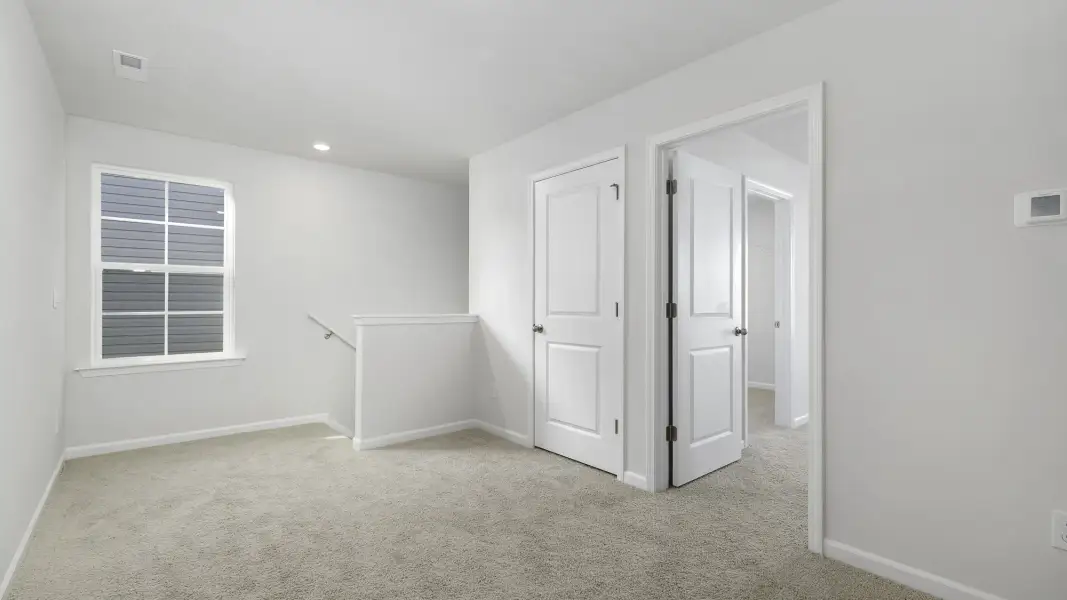 Spacious, unfurnished interior of a new home in Willow Mill, Thomasville (Image 18).