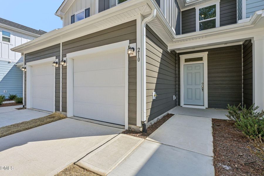 2-web-or-mls-210 Parker Lane-S0503-002