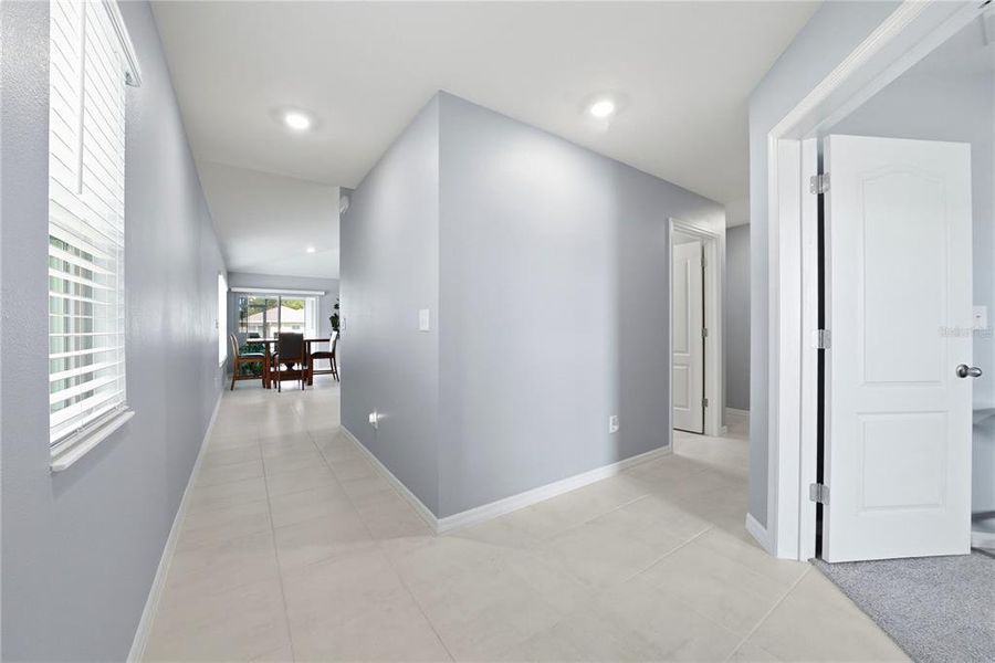 Spacious, unfurnished interior of a new home in Magnolia Creek, Riverview (Image 21). Spacious, unfurnished interior of a new home in Magnolia Creek, Riverview (Image 21).