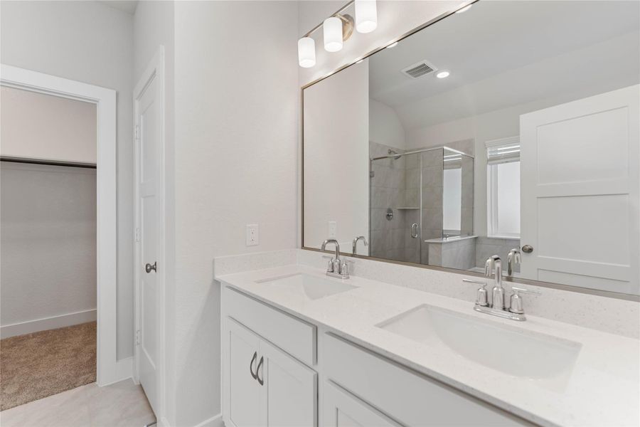 Furnished interior view inside a new home in Sunrise Cove, Texas City (Image 5).