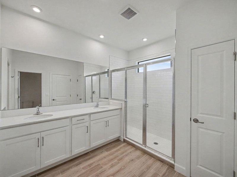 Master Suite Btahroom