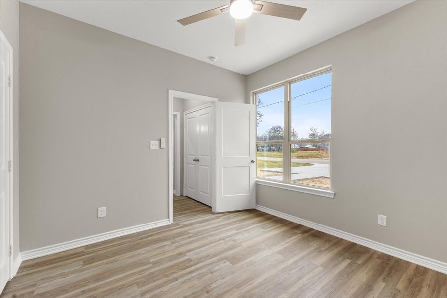 Spacious, unfurnished interior of a new home in , Hearne (Image 9).