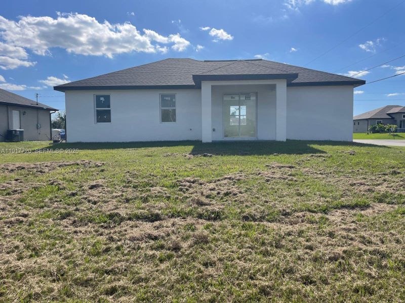 Exterior details and patio area of a home in , Lehigh Acres (Image 20).