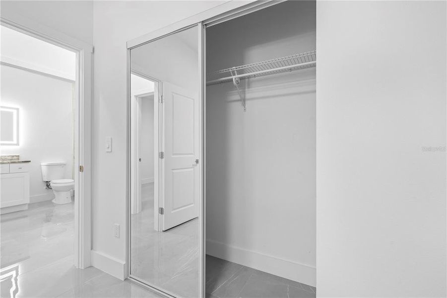 Spacious, unfurnished interior of a new home in , Pinellas Park (Image 19).