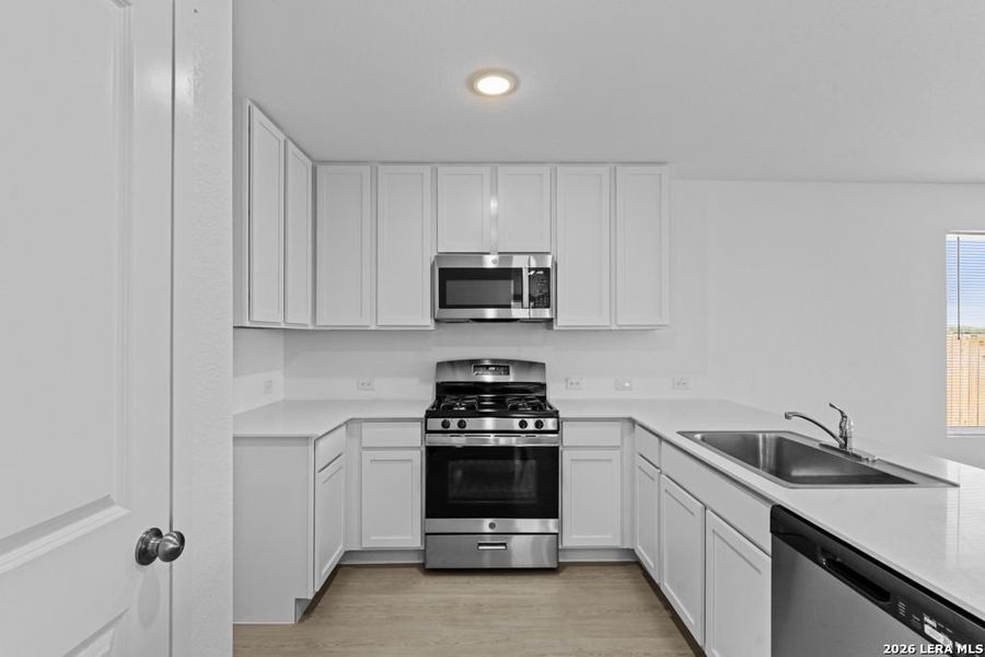 Furnished interior view inside a new home in Friendship Oaks, Fredericksburg (Image 5).