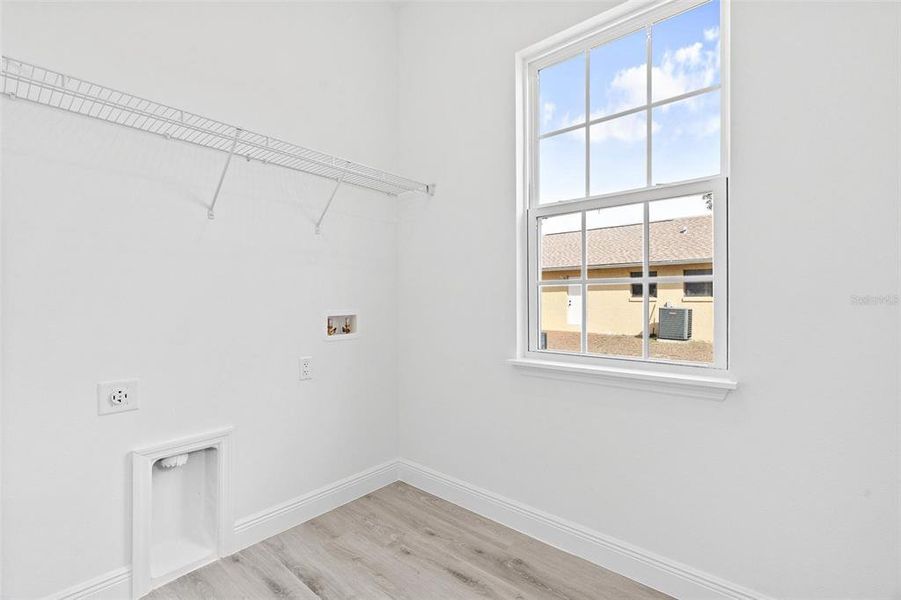 Spacious, unfurnished interior of a new home in , Ocala (Image 13).